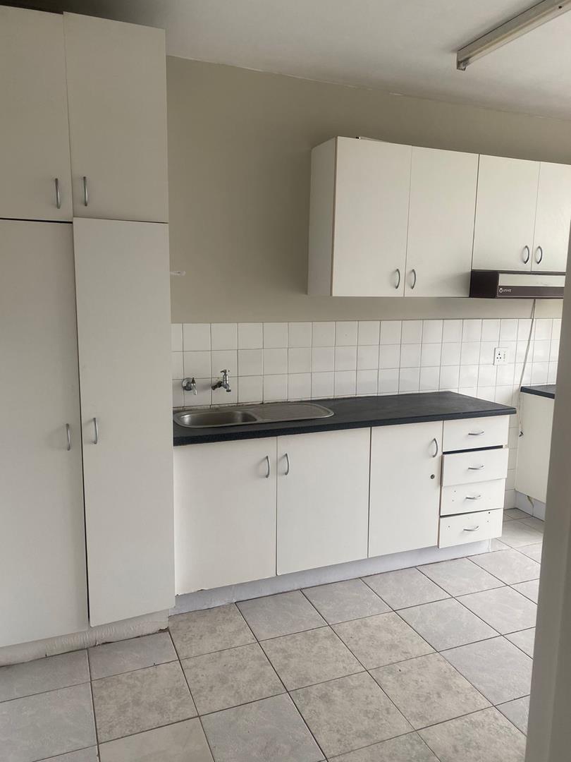 To Let 2 Bedroom Property for Rent in Humewood Eastern Cape